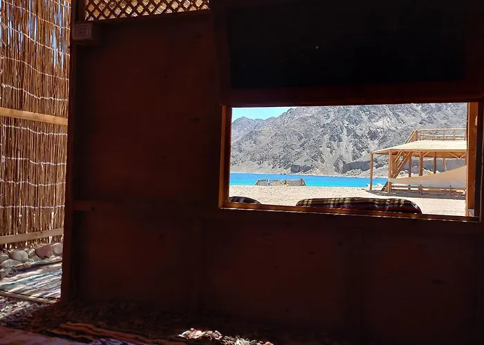Al Jasmine Camp Üdülőközpont *